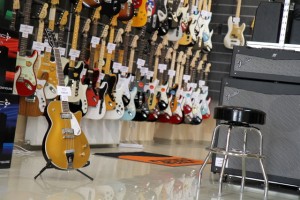 guitarshop3